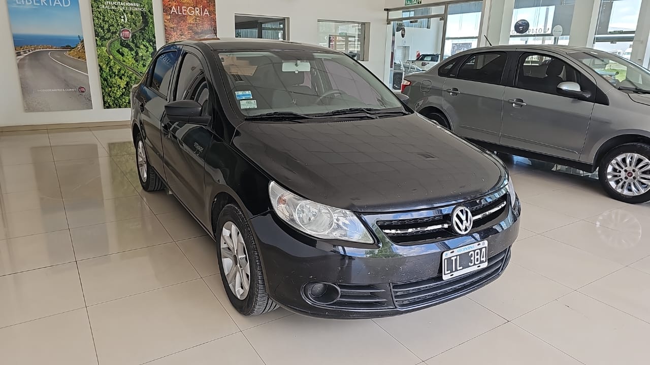 Volkswagen Voyage 1.6 4p