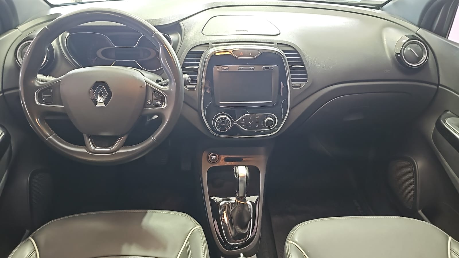Renault Captur Intense  CVT 1.6